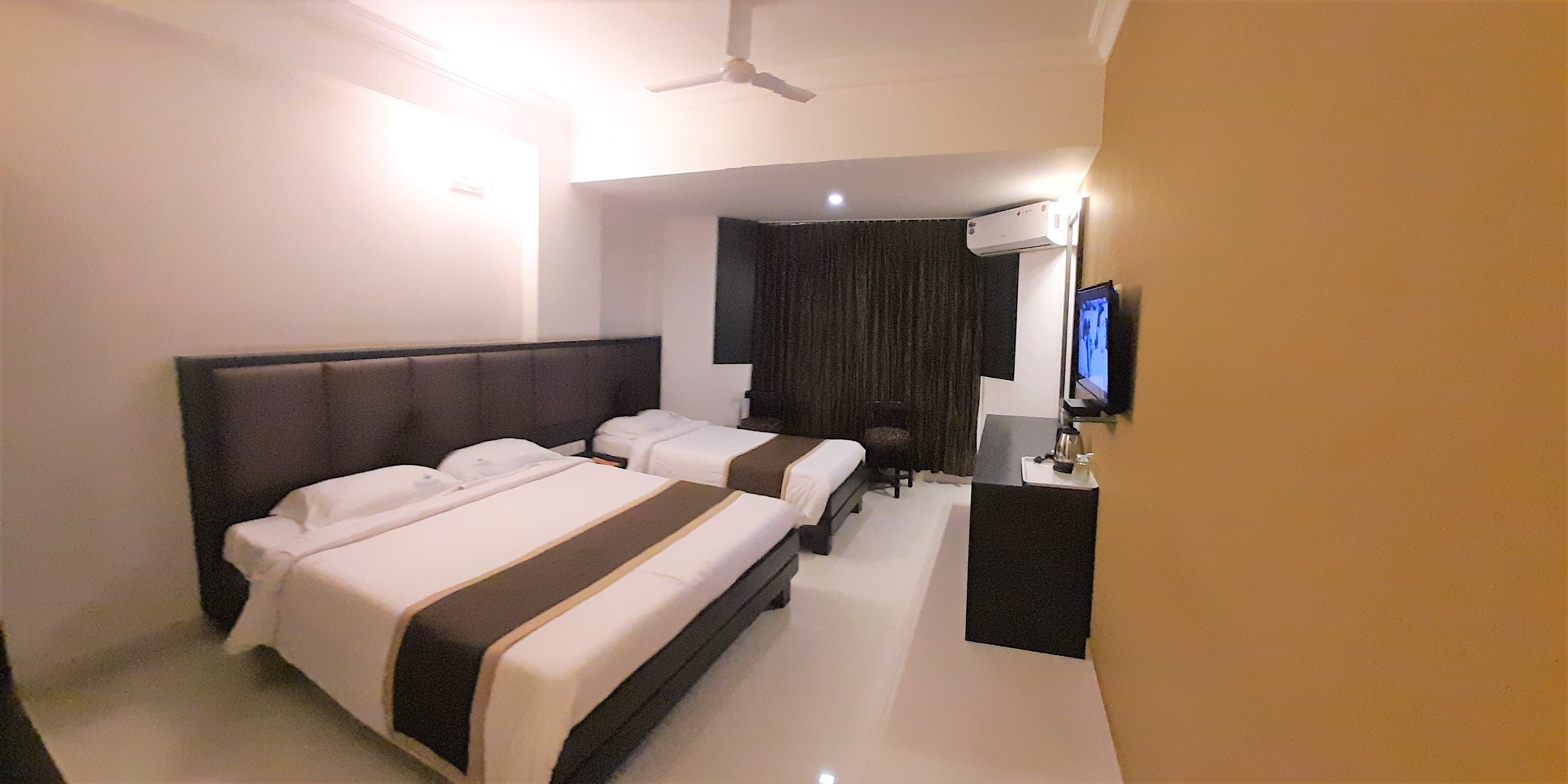 Hotel Mangalore International - K.S. RAO ROAD - Tap to explore photos