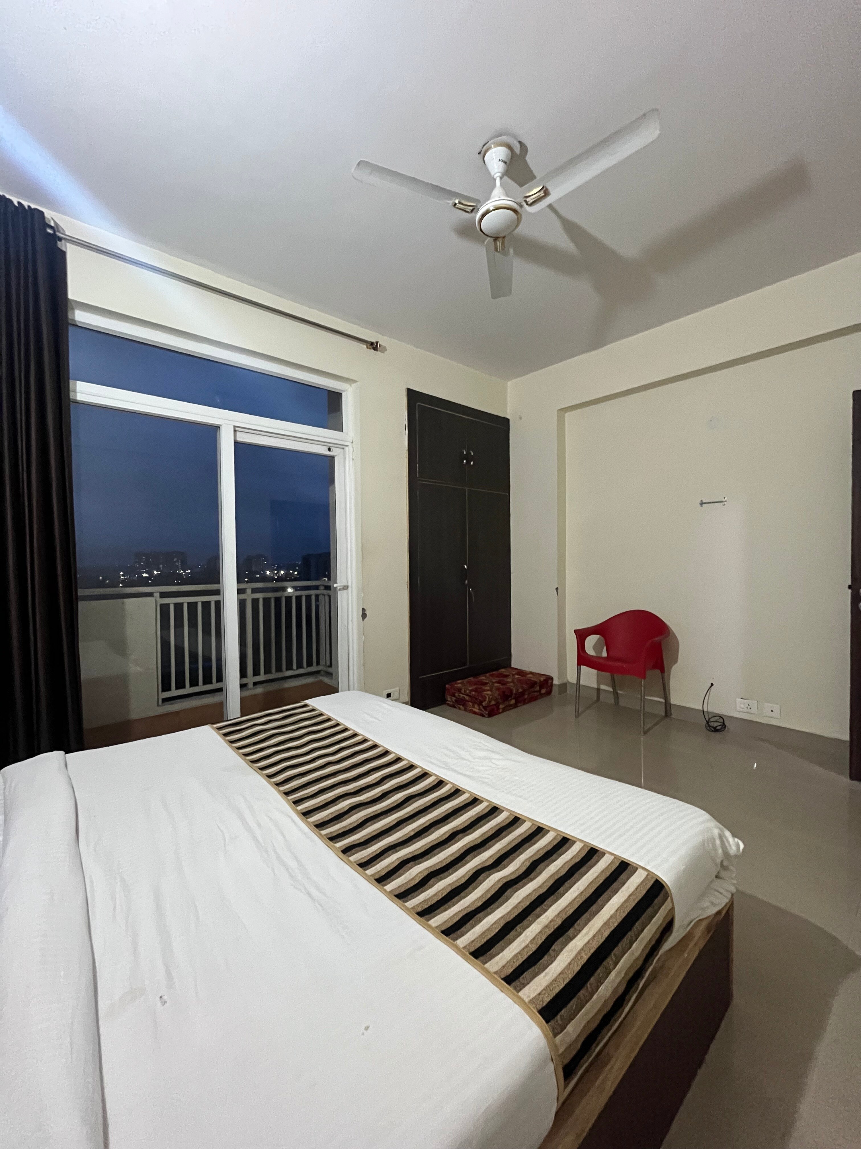 Paradise Dev Holiday Apartment - Tap to explore photos