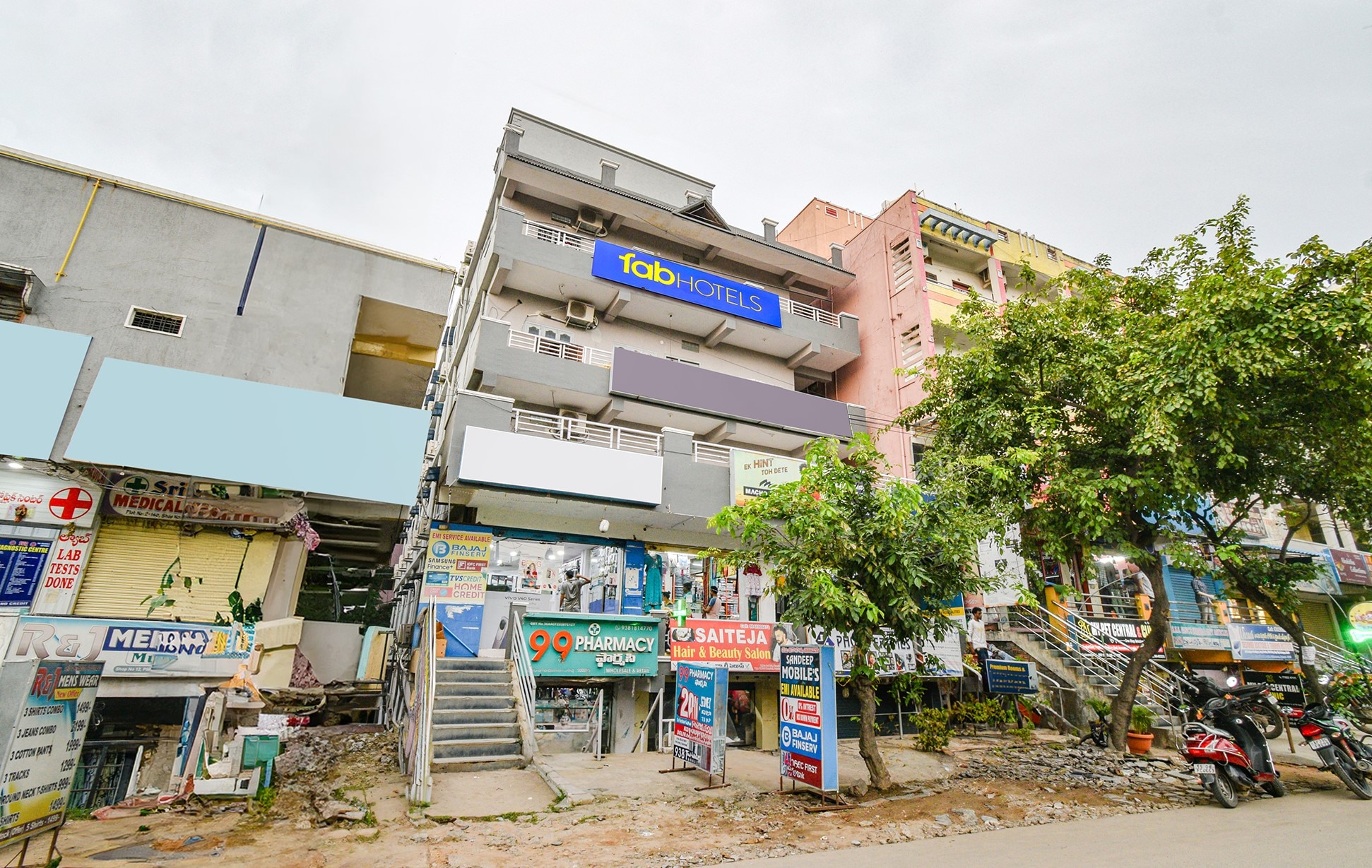 FabHotel VK Luxury Room's - Nr UMCC Shahpur, Jeedimetla - Tap to explore photos