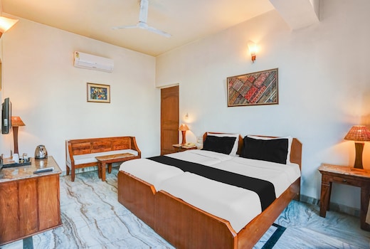 Super Hotel O Sansarchandra Road formerly Luna Rosa