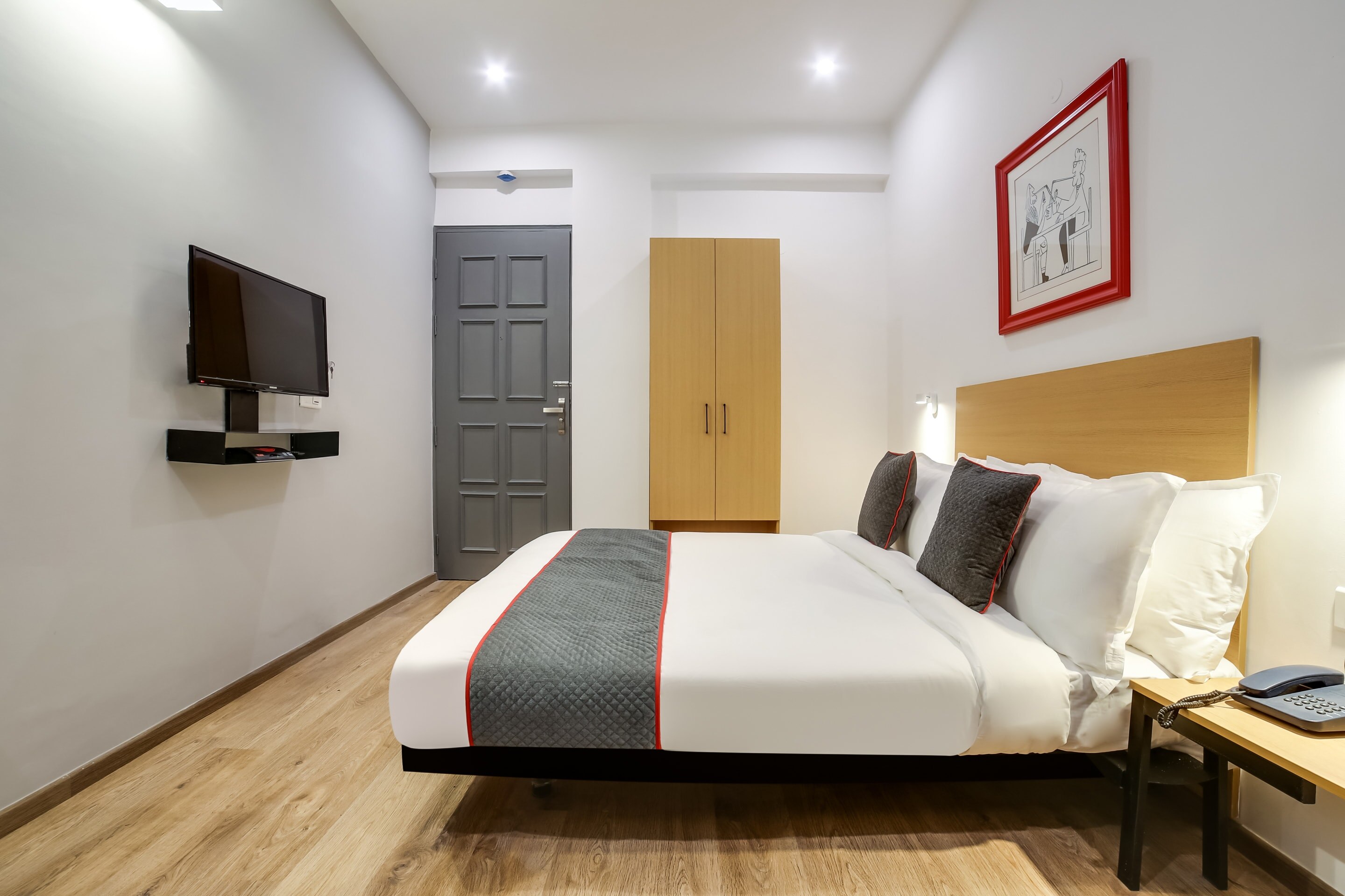 Townhouse Unitech Cyber Park Gurgaon Near Omaxe Celebration Mall - Tap to explore photos
