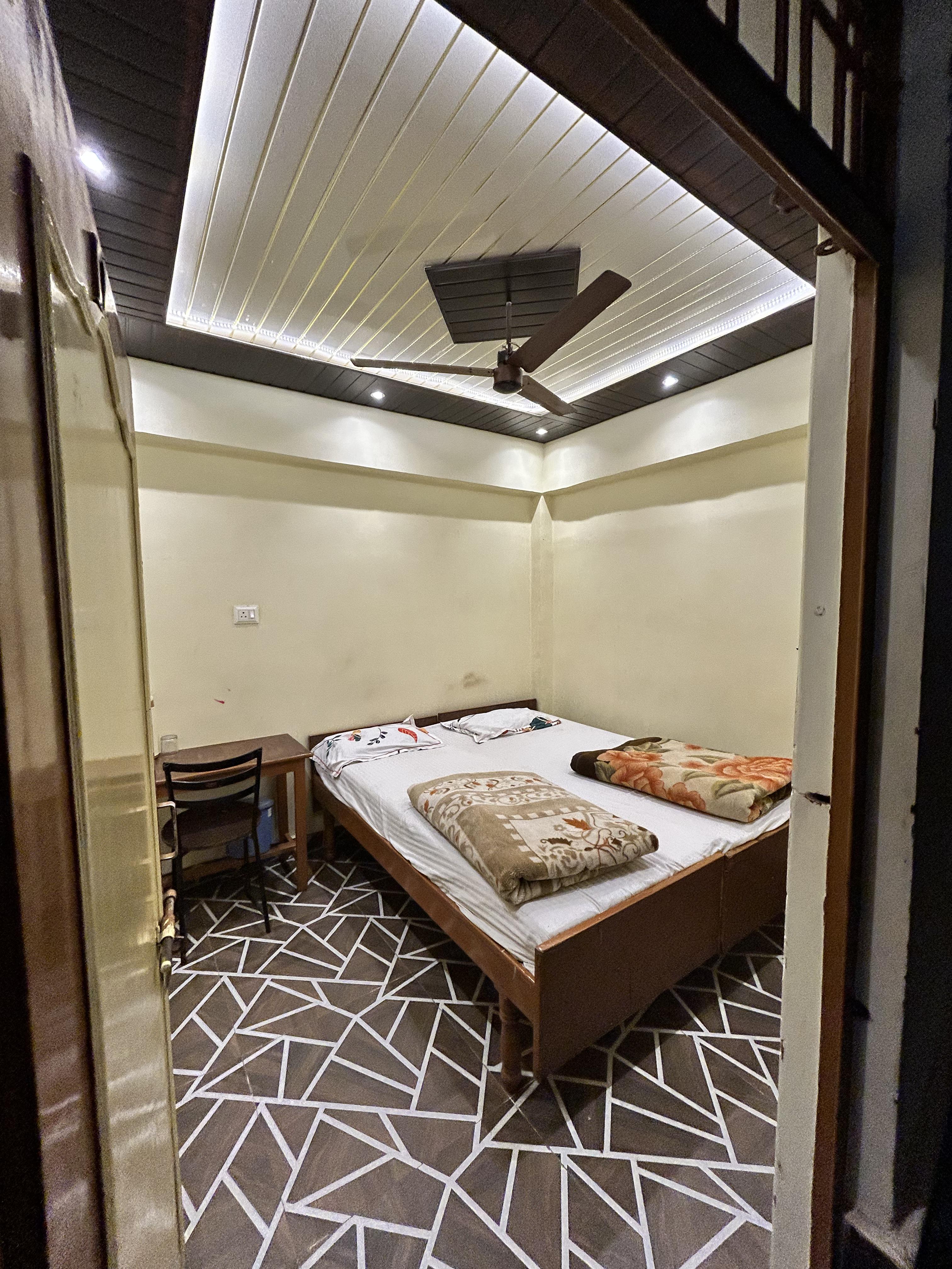 Hotel Shree - Tap to explore photos