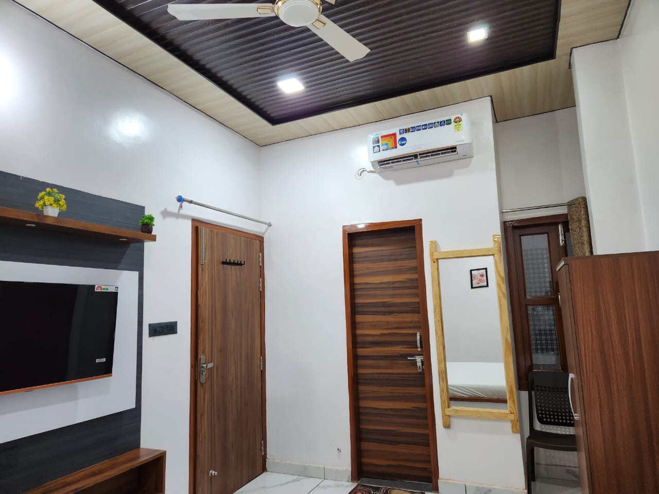 Hotel Fortune Dadri - Tap to explore photos