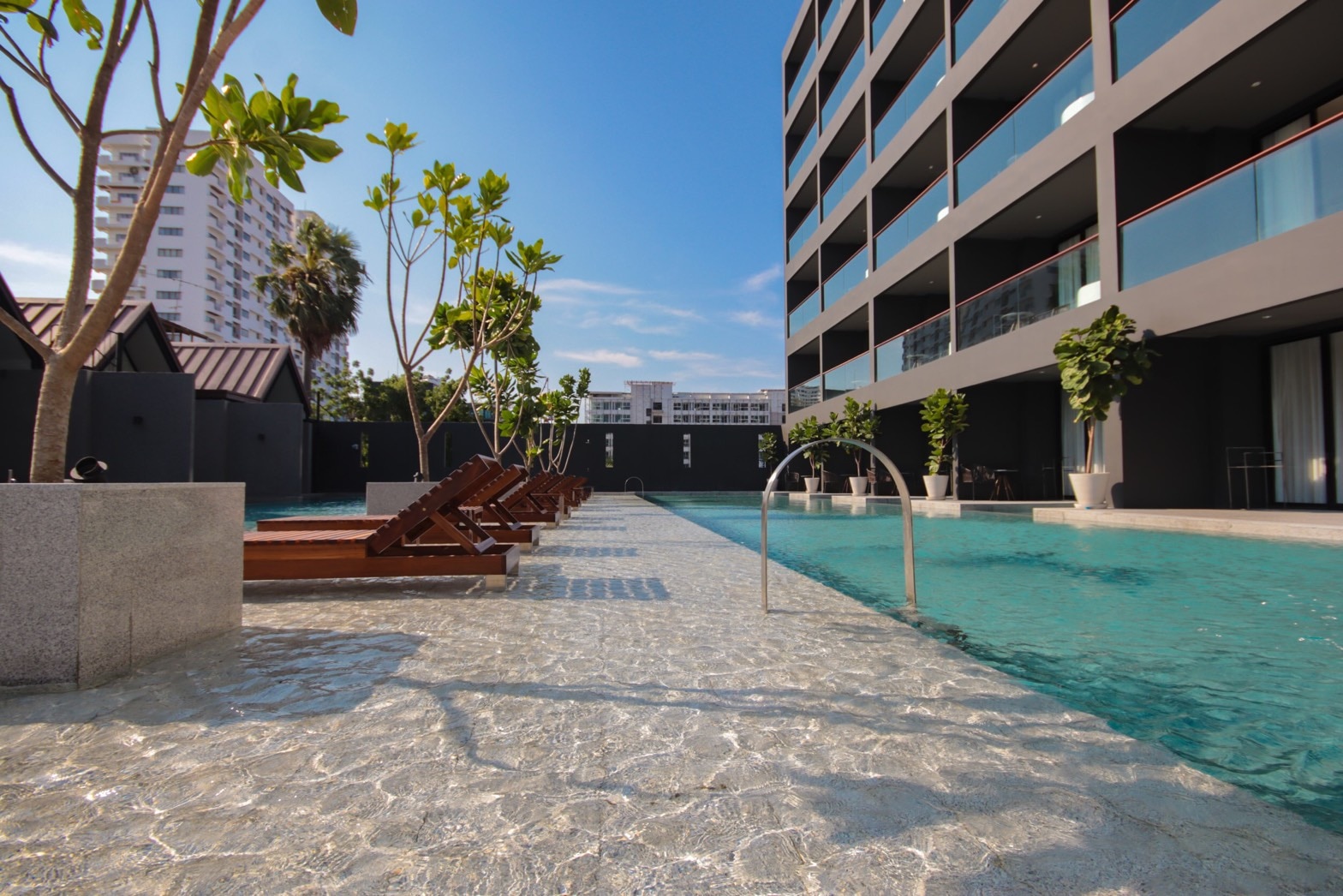 Ana Anan Resort and Villas Pattaya - Tap to explore photos