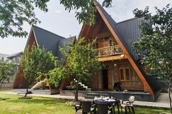 French Woods Cabins - The Premiere Stay, Srinagar