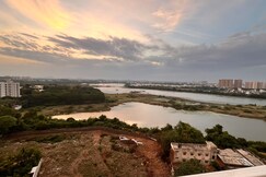 High Rise 2BHK Lake Sunset Views Balcony, Mahabalipuram