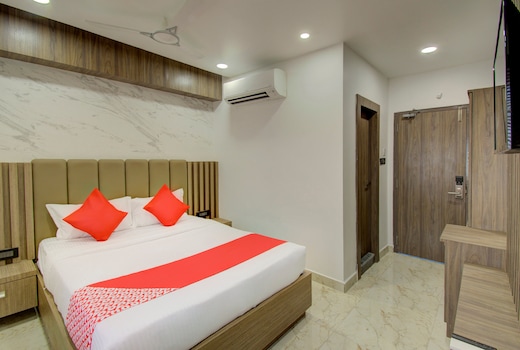 Super Capital O V Hotel
