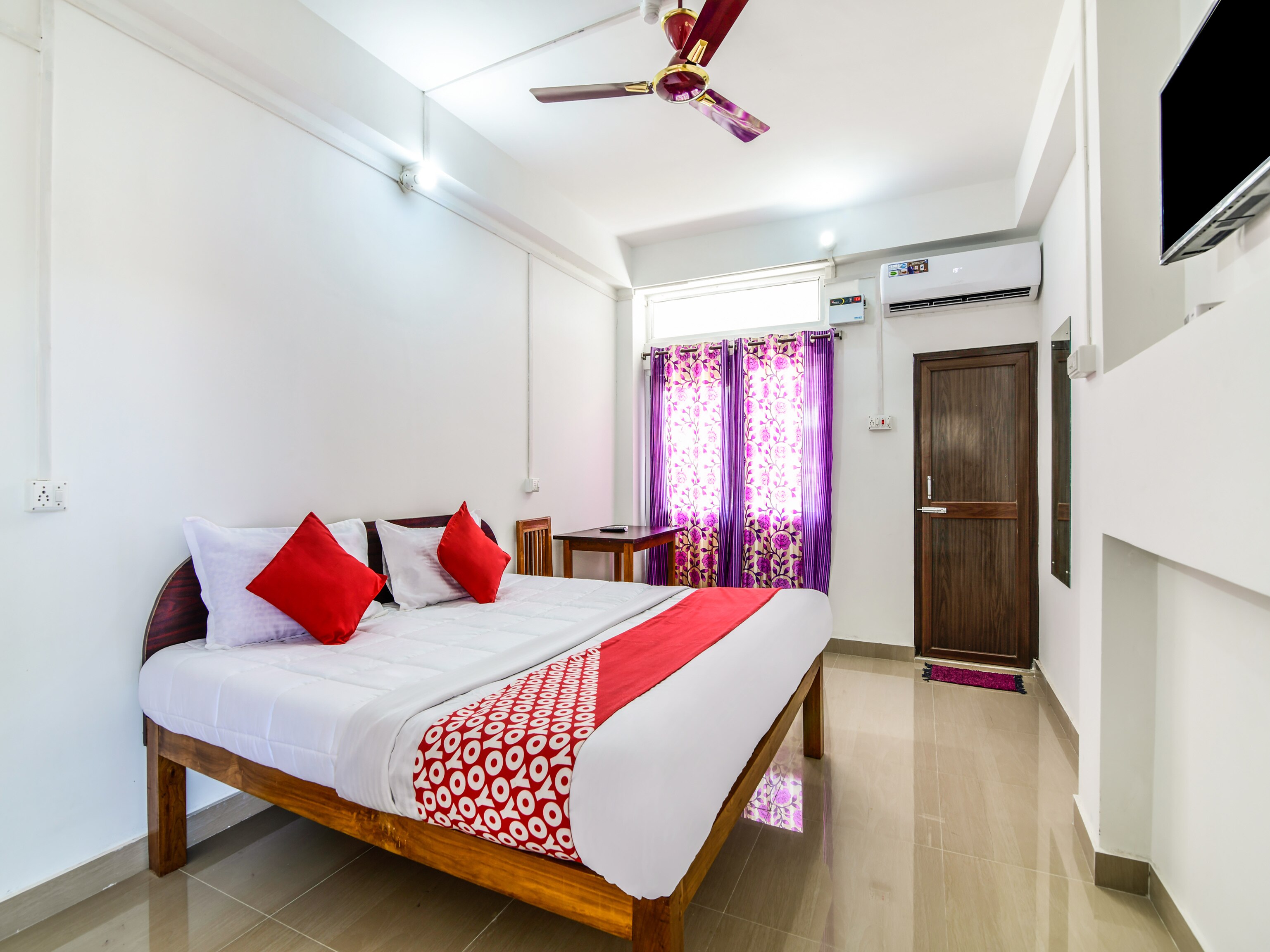 OYO 30238 Punjab Residency - Tap to explore photos