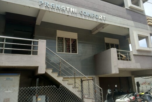 i-ROOMZ Pranathi Comforts