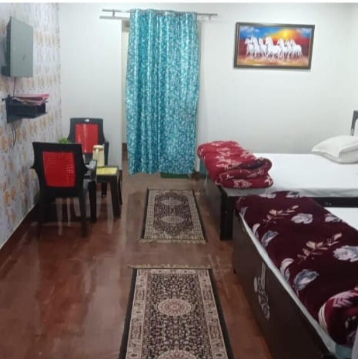 Hotel Somnath ashram - Tap to explore photos