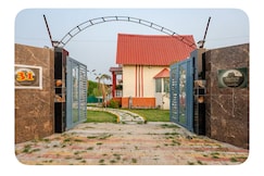 Aza Farm a Luxury Farmhouse, Noida