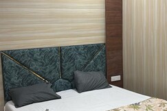 HOTEL DHAMIJA DIVINE INN, Sirsa