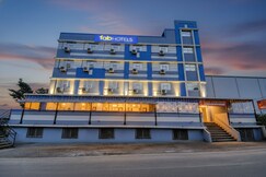 FabHotel World King, Ranjangaon