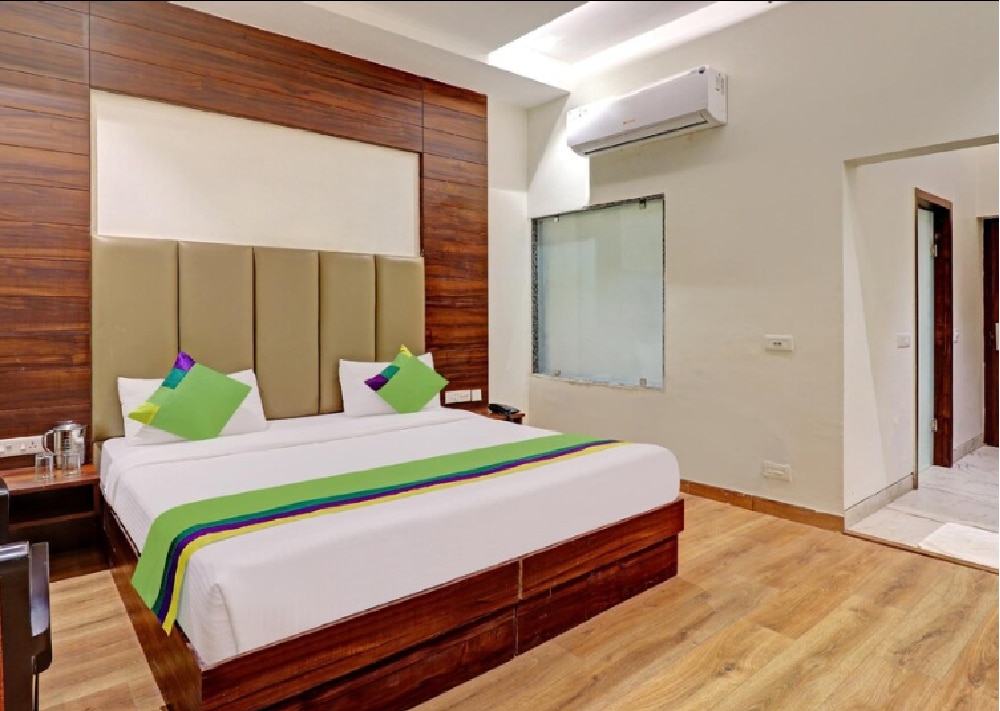 Hotel Sourav Park Inn Agra - Tap to explore photos