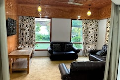 Lakeside Mountain Retreat Lake View Stay Kashmir, Srinagar