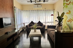 Glen Three Bedroom Apartment, Kolkata