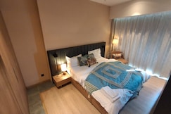 AravalliAscent Restin stays Paras Sq StudioBalcony, Gurgaon