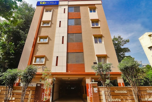 FabExpress Golden Gate - Nr Hitech City