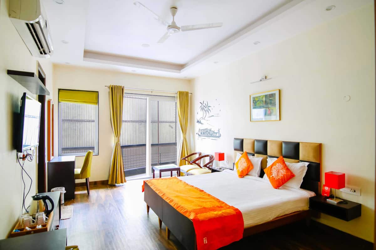 Luxurious 3 bedroom in Noida City Centre - Tap to explore photos