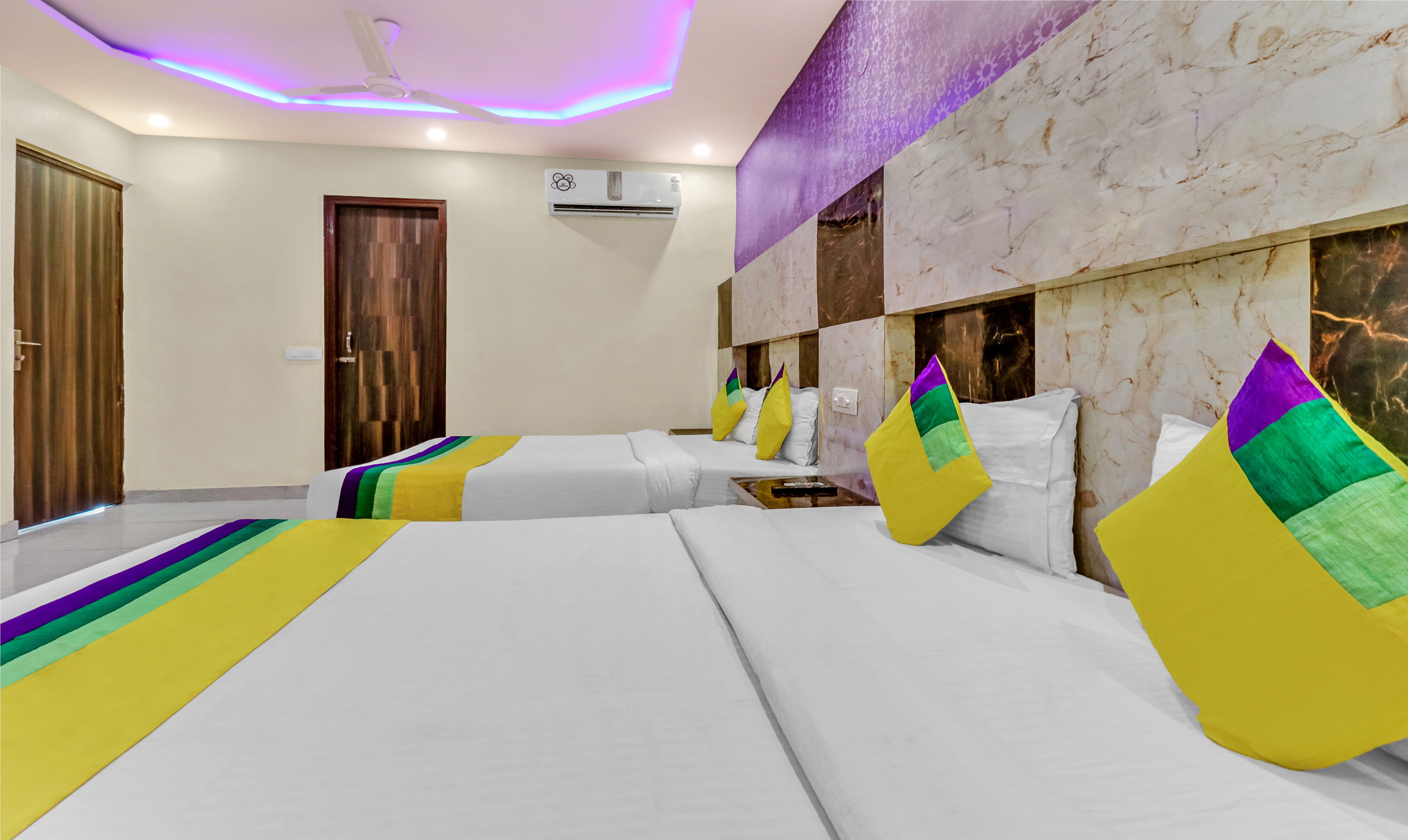 Hotel Royal Residency Near ISBT Mohali Chandigarh - Tap to explore photos