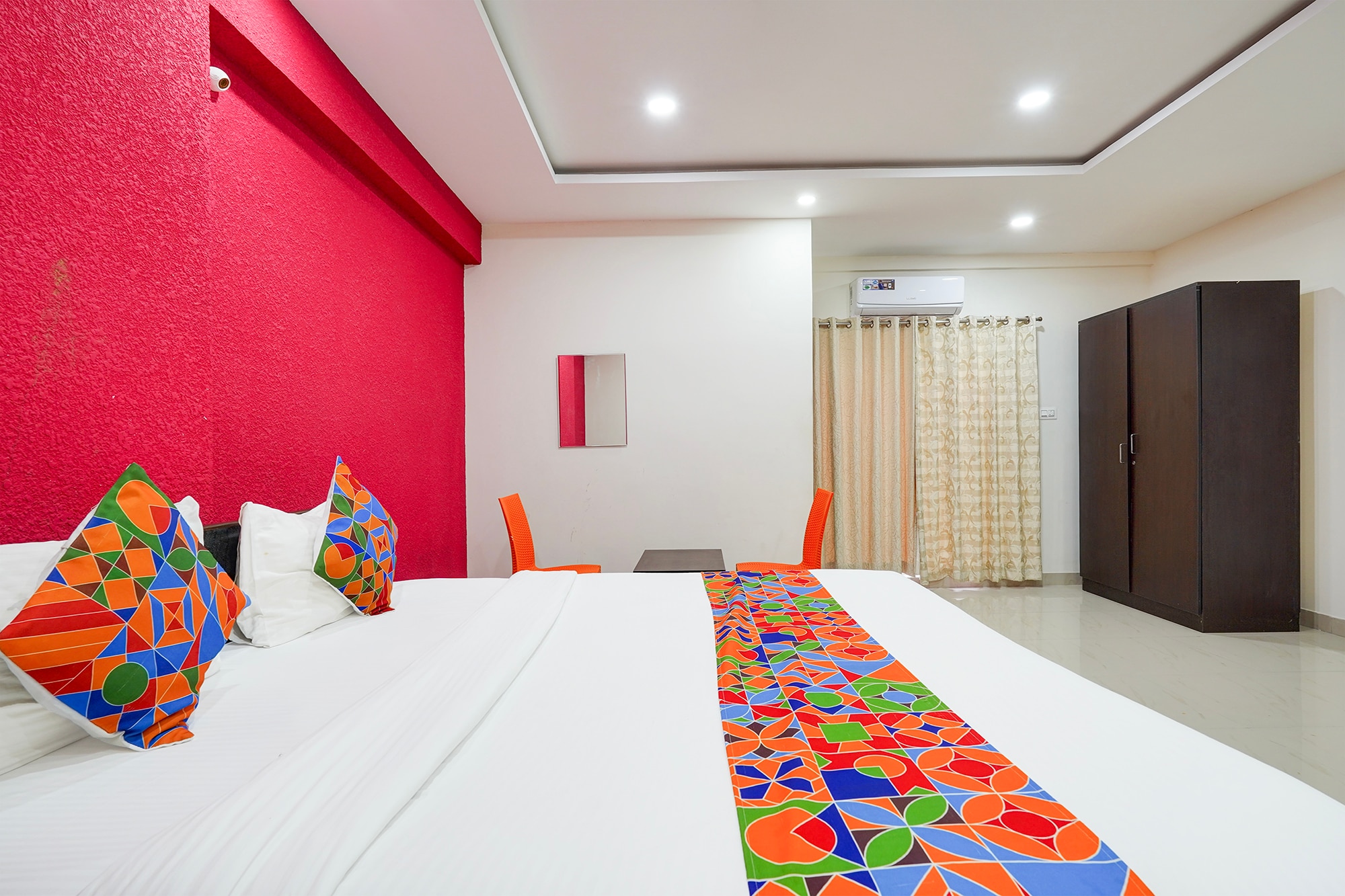 FabHotel Atithi Residency - Nr. Kaikondrahalli Lake - Tap to explore photos