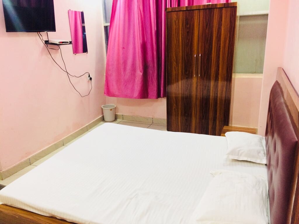 Hotel Shiv Nath - Tap to explore photos