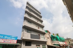 Hotel O by OYO Shri Ram Hotel, Gurgaon