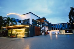 SAUPARNIKA REGENCY, Chalakudy