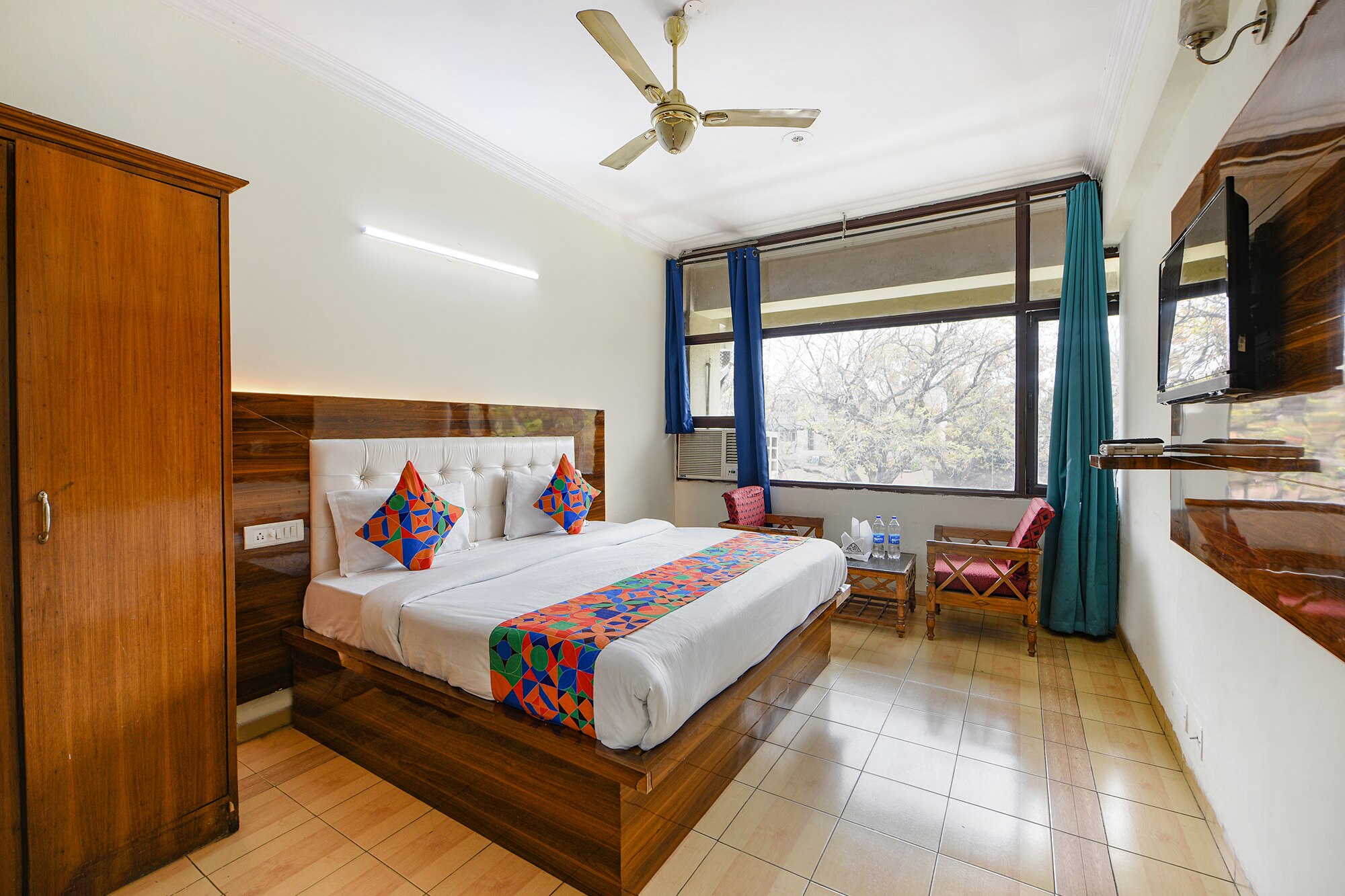 FabHotel Joy 35 - Tap to explore photos