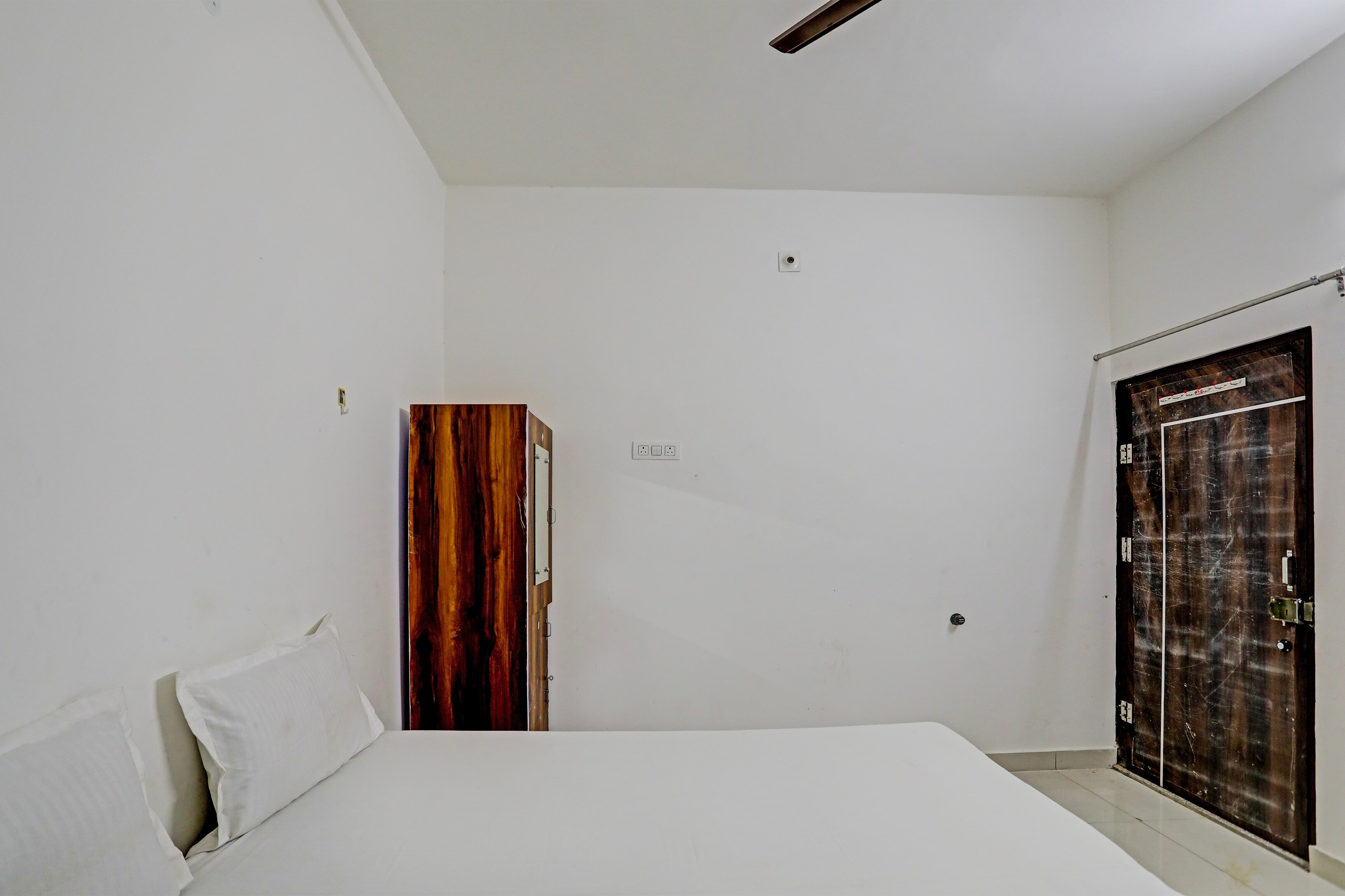 Hotel O Shyam - Tap to explore photos