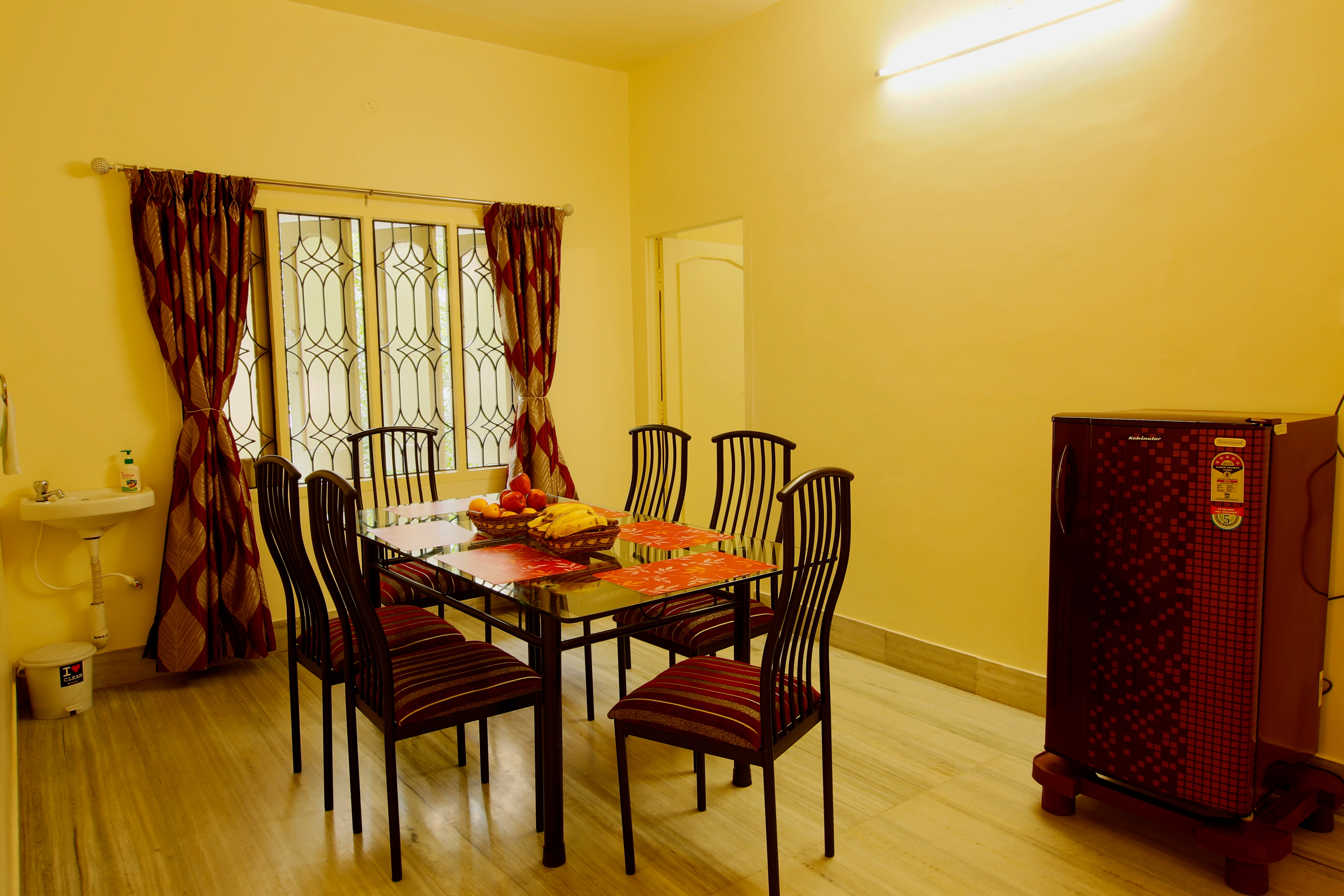 Royal Stay Serviced Apartments | Rooms & Caretaker - Tap to explore photos