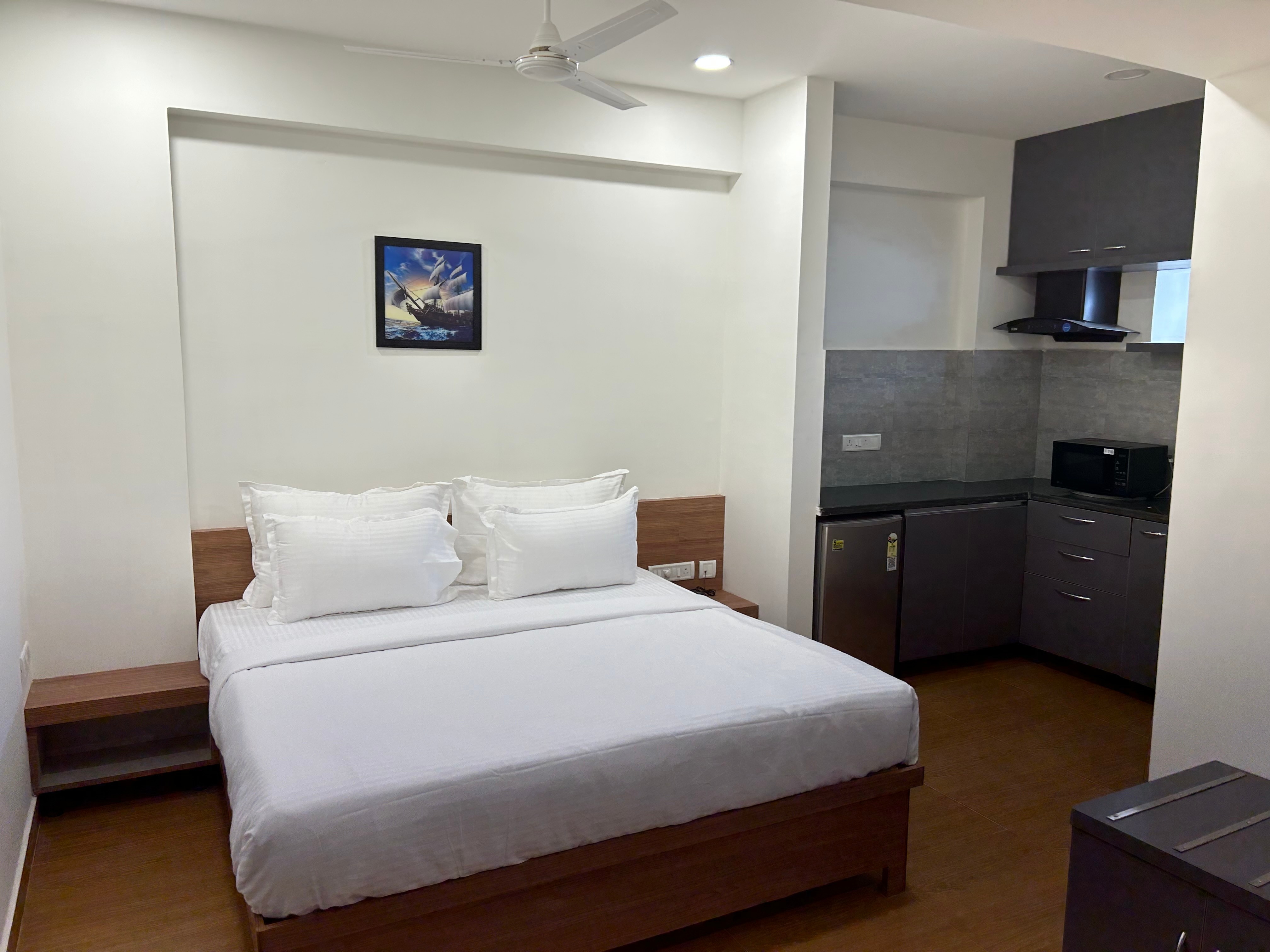 Palladium Luxury Suites Unit II - Tap to explore photos