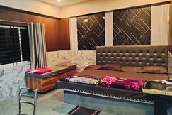 Raghavendra Palace Lodge, Belur