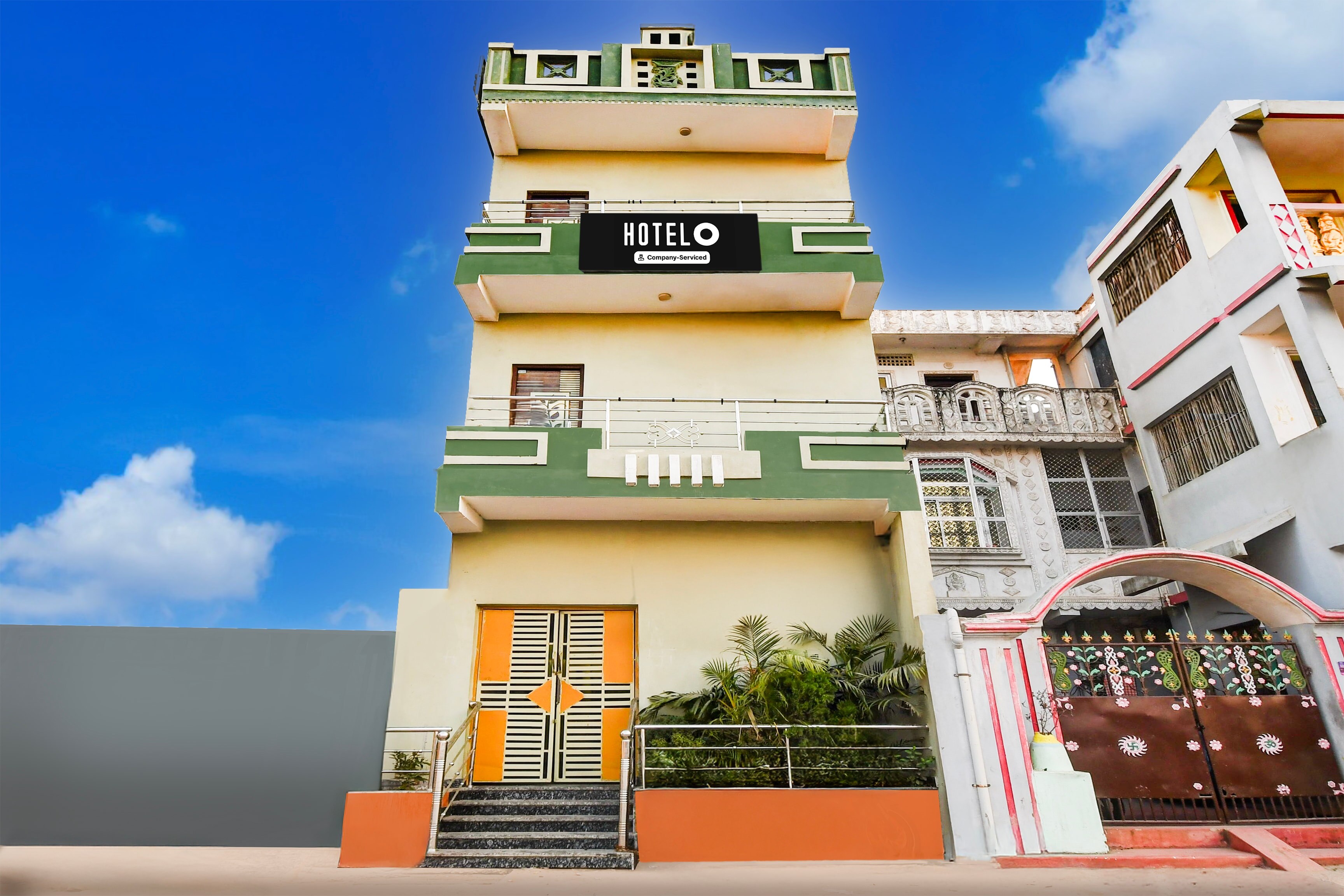 Super Hotel O Jagannatha Temple Paschim Dwar - Tap to explore photos