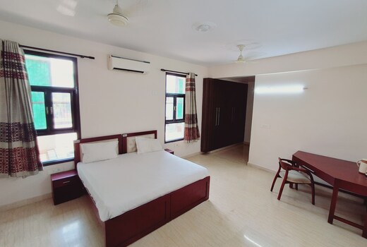 NICE Stay & Care Suite 1