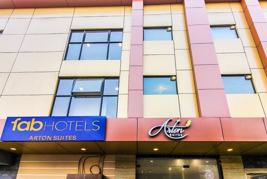 FabHotel Arton Suite