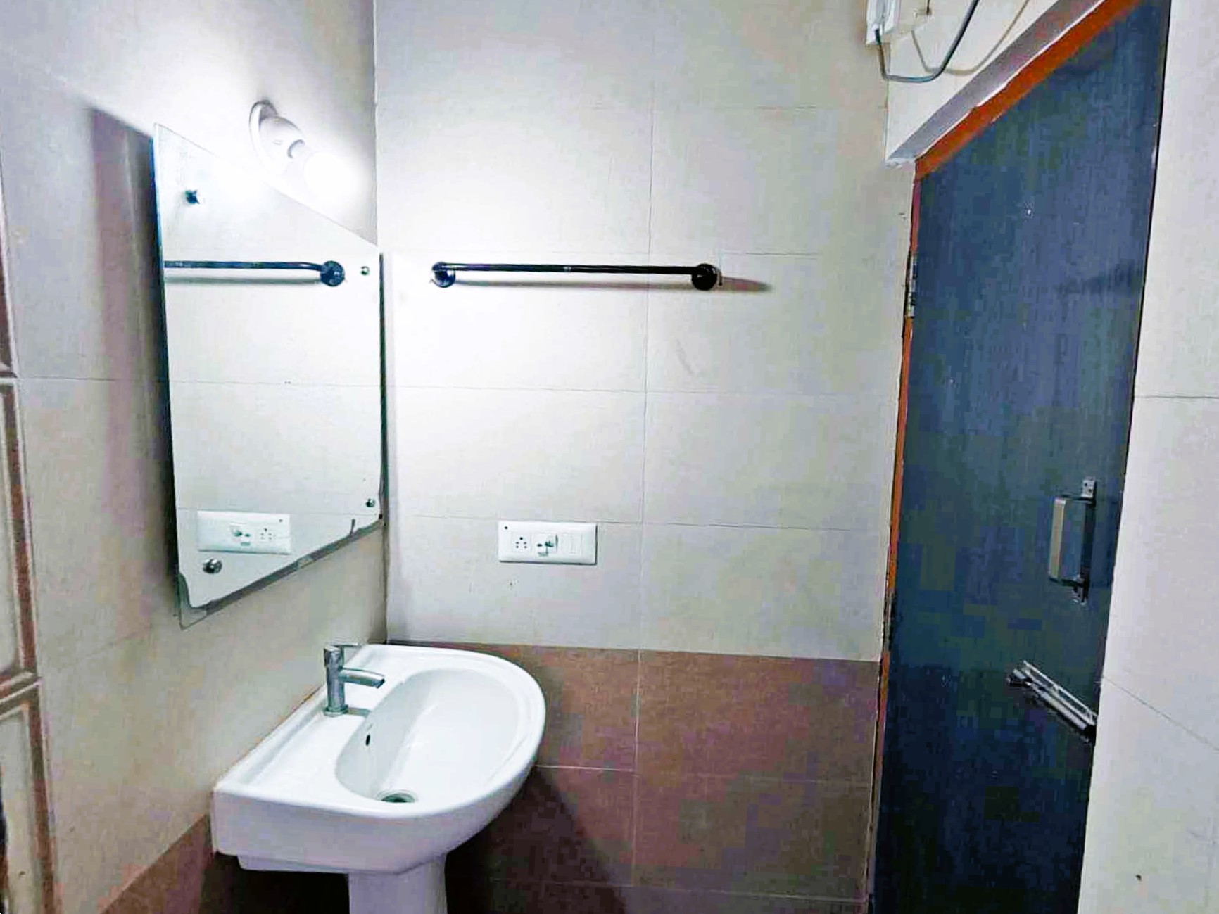 MSR Lodging and Boarding - Tap to explore photos