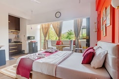 Red Palms by Boho- Forest Facing w/ Kitchen & Pool, Goa