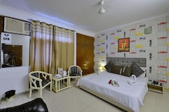 Silver Leaf Hotel, Noida