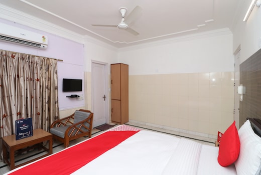 Super Hotel O Mehtab Regency