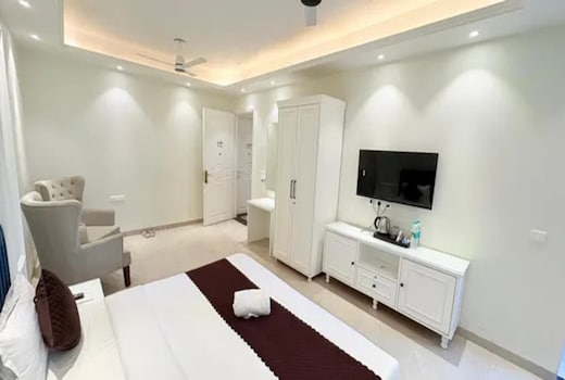 FabHotel Heritage Inn Golf Course Rd