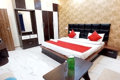 Siyaram Hotel Temple view in Orchha, Orchha