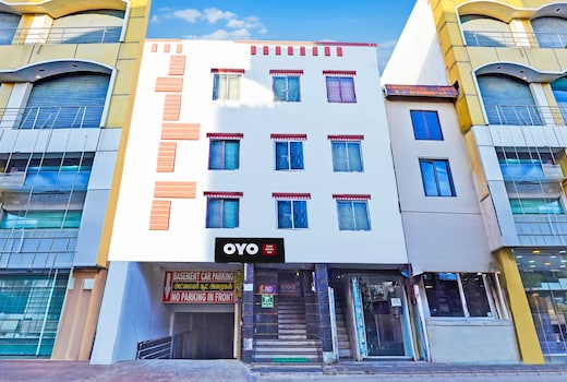 OYO 826778 Hotel Admire Suit