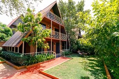 StayVista at Wooden House, Wada