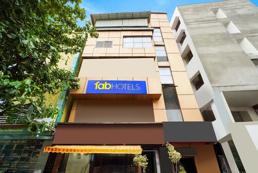 FabHotel Emara Inn