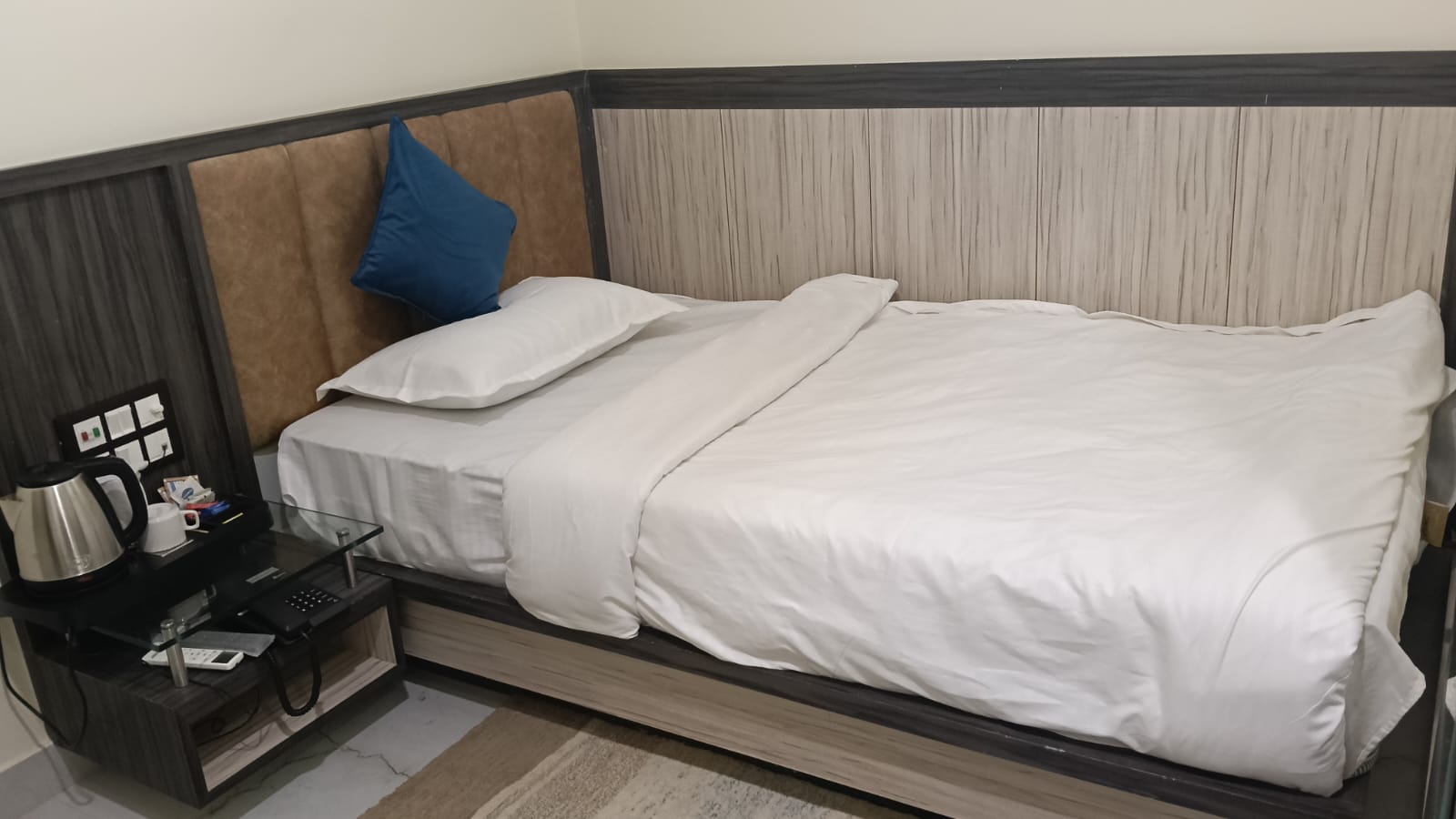 Hotel Soumya sarovar - Tap to explore photos