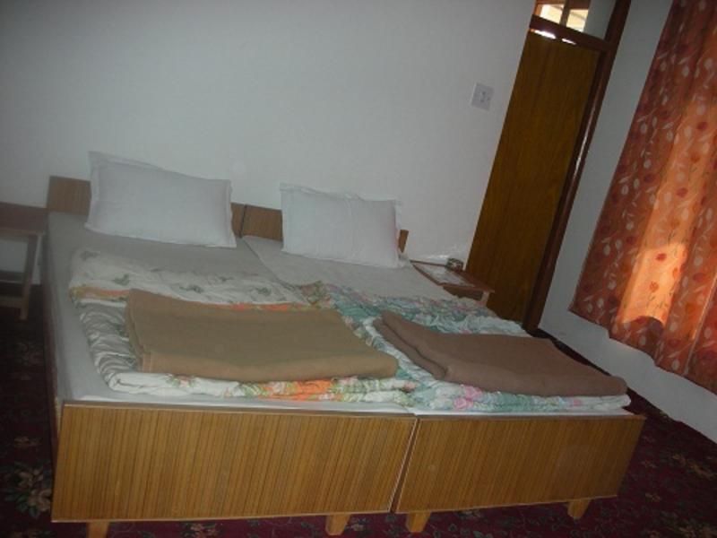 Raiwa Guest House - Tap to explore photos