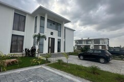 Legacy 18 Kings villa, Sanand