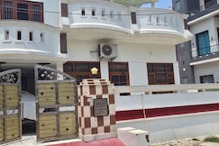 Family Stay near Kurukshetra University Market, Kurukshetra