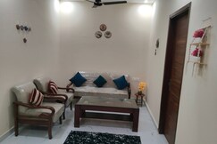 The night owl suite, Kharar